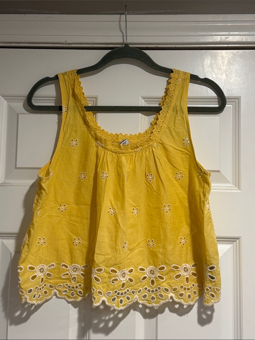 Old Navy Yellow Eyelet Lace Trim Sleeveless Top